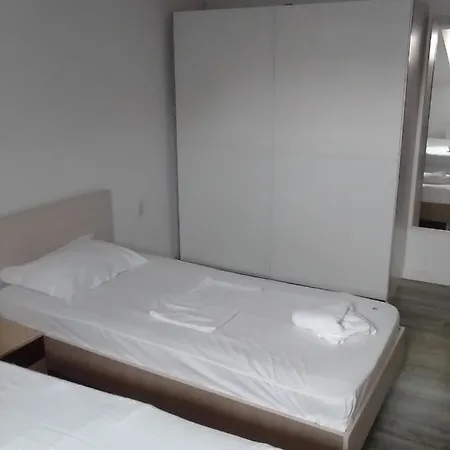 Otel Hala Traian 2*